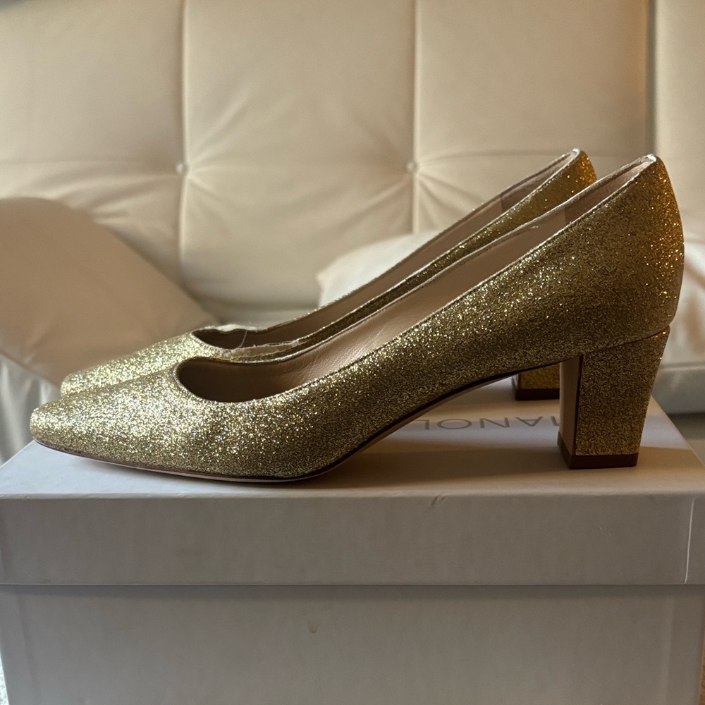 Manolo Blahnik Okkatopla Gold Glitter Block-Heel Pump - 40 - NIB
